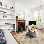 Flat-2bed-free Parking-by Fabaccommodation Apartment