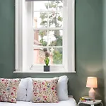 Apartment Flat-2bed-free Parking-by Fabaccommodation