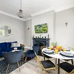 Flat-2bed-free Parking-by Fabaccommodation * Bristol