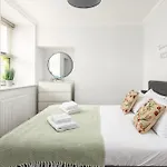 Apartment Flat-2bed-free Parking-by Fabaccommodation Bristol