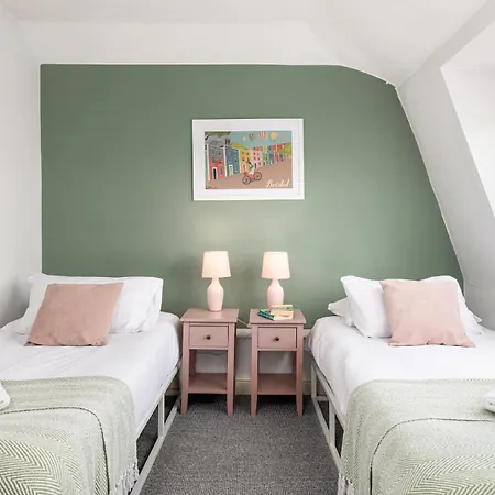 Flat-2bed-free Parking-by Fabaccommodation * Bristol