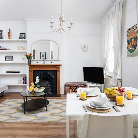 Daire Flat-2bed-free Parking-by Fabaccommodation *