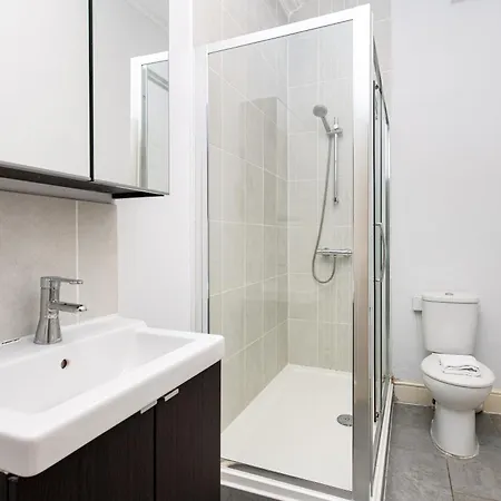 Flat-2bed-free Parking-by Fabaccommodation * Bristol