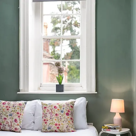 Daire Flat-2bed-free Parking-by Fabaccommodation