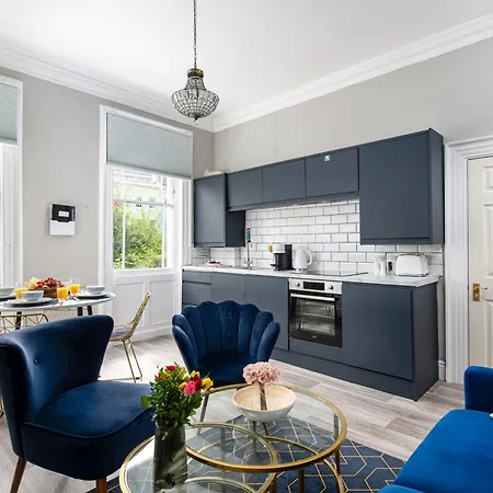 Flat-2bed-free Parking-by Fabaccommodation *