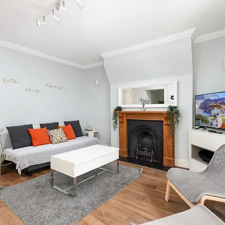 Flat-2bed-free Parking-by Fabaccommodation