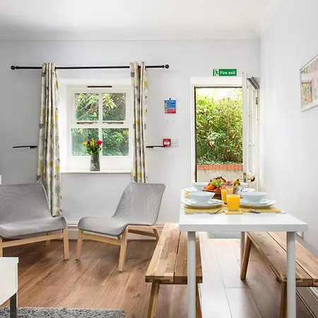 Flat-2bed-free Parking-by Fabaccommodation Бристоль