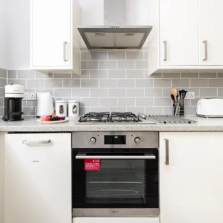 Flat-2bed-free Parking-by Fabaccommodation