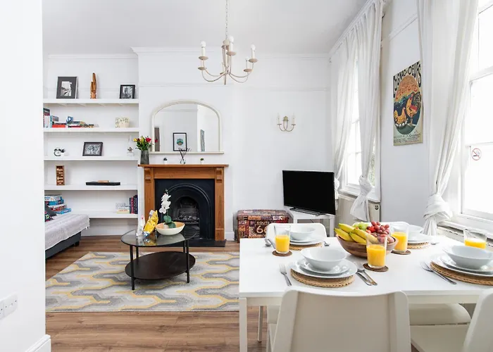 Appartement Flat-2bed-free Parking-by Fabaccommodation *