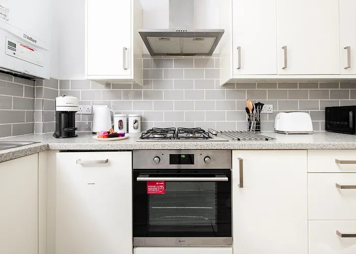 Flat-2bed-free Parking-by Fabaccommodation