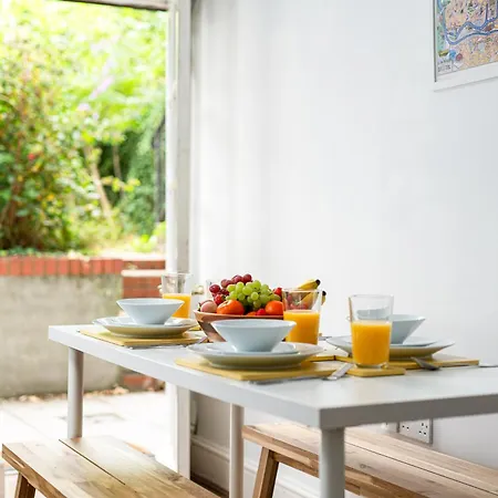 Apartman Flat-2bed-free Parking-by Fabaccommodation Bristol