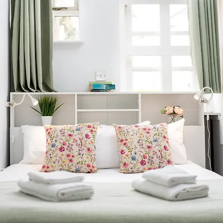 Apartman Flat-2bed-free Parking-by Fabaccommodation *