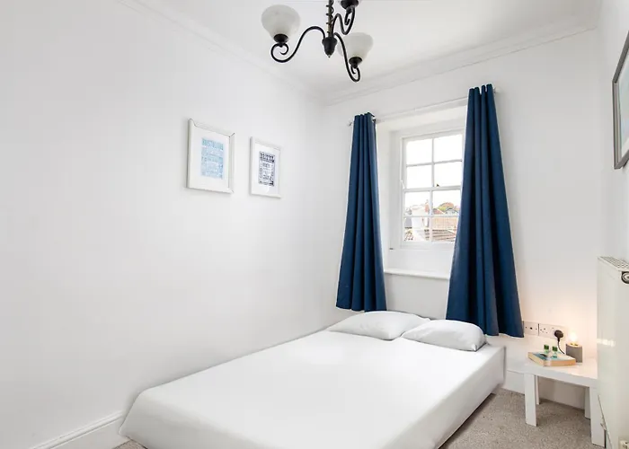 Flat-2bed-free Parking-by Fabaccommodation *