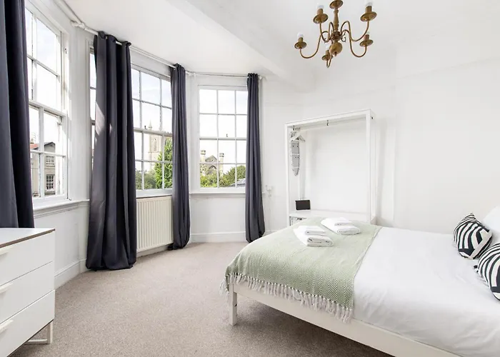 Flat-2bed-free Parking-by Fabaccommodation Apartman Bristol