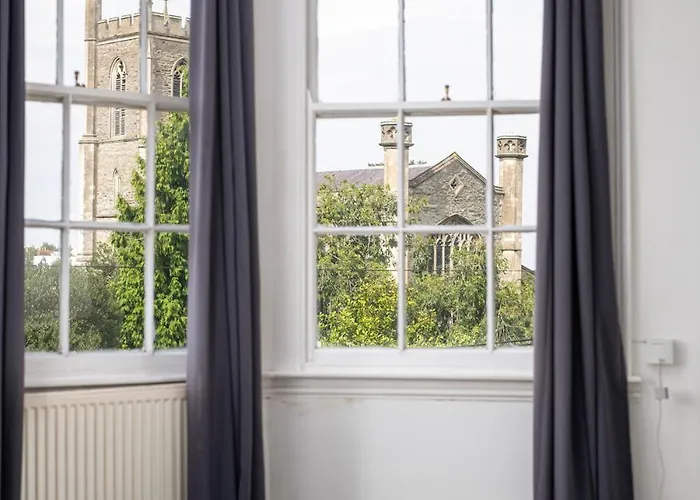 Flat-2bed-free Parking-by Fabaccommodation Apartman *