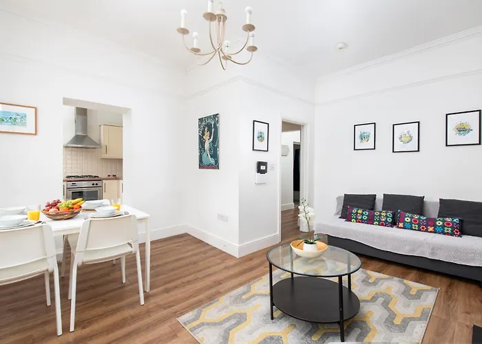 Flat-2bed-free Parking-by Fabaccommodation Apartman Bristol