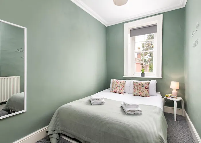 Apartman Flat-2bed-free Parking-by Fabaccommodation Bristol