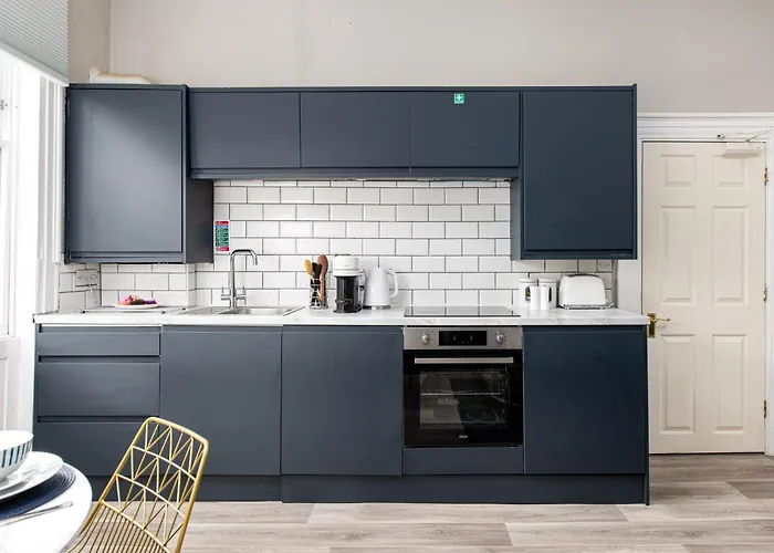 Apartman Flat-2bed-free Parking-by Fabaccommodation *