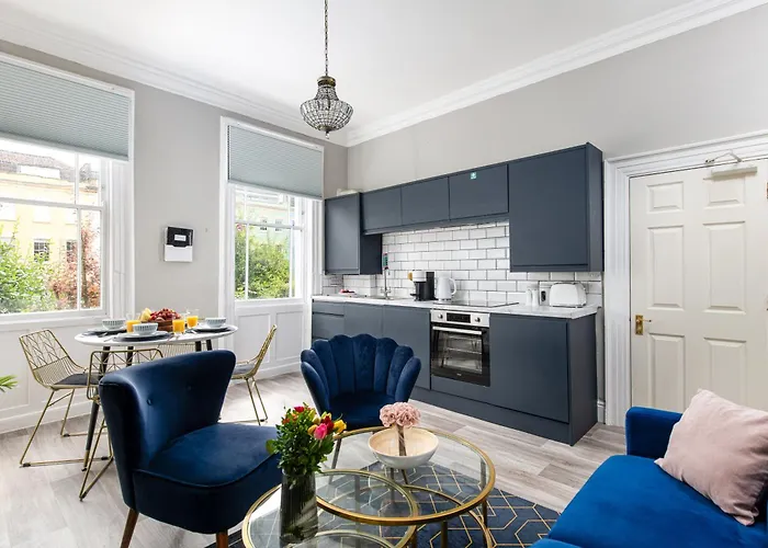 Flat-2bed-free Parking-by Fabaccommodation *