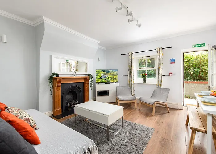 Flat-2bed-free Parking-by Fabaccommodation Bristol