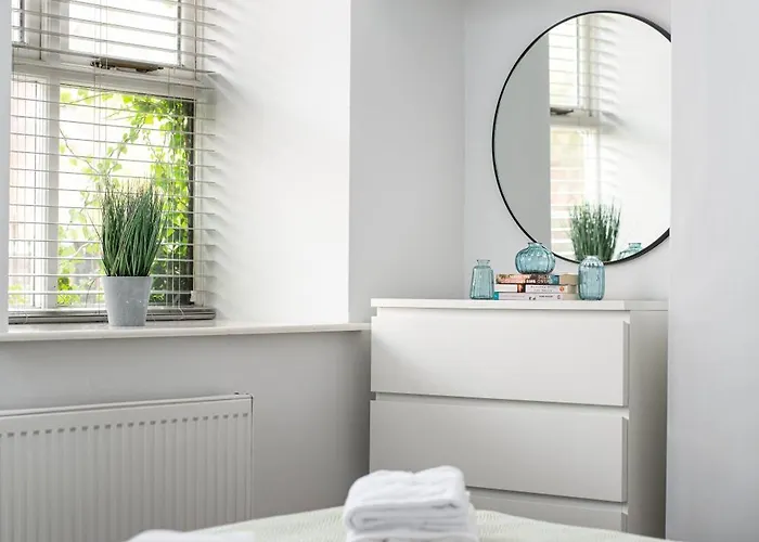 Flat-2bed-free Parking-by Fabaccommodation Lägenhet Bristol